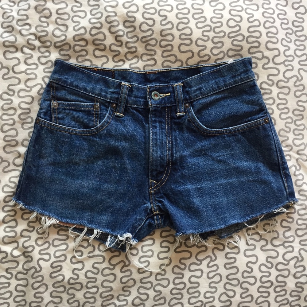 Levi’s Cut-off Jean Shorts 29